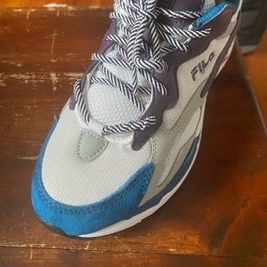 Fila Womans 7 1/2 Clean 🧼 😍 These things go crazy!